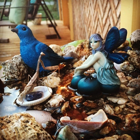 💚 Hi. I'm Jules. Love glitter, butterflies, green - Picture 9 of 16